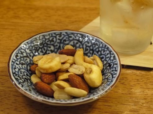 豆皿にナッツ.JPG